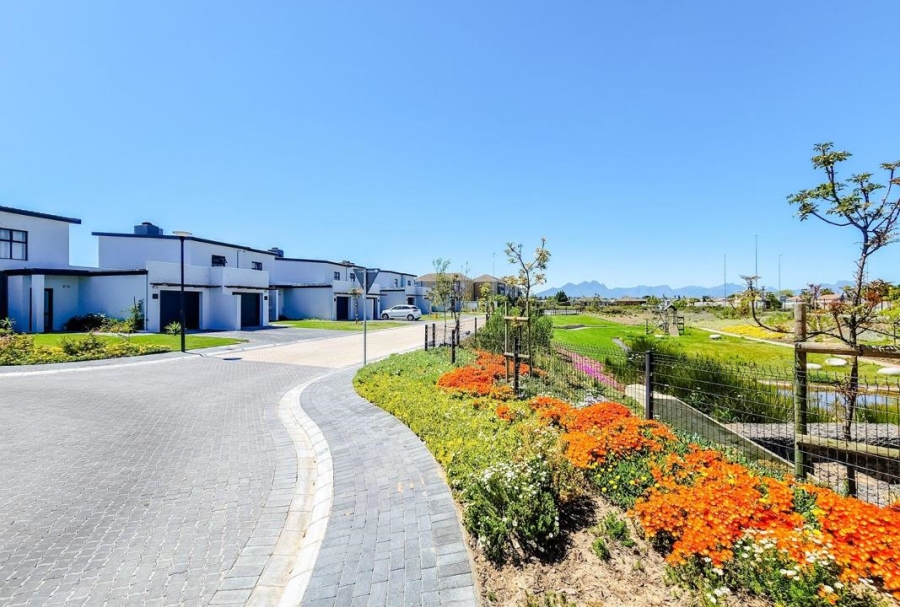 2 Bedroom Property for Sale in Zonnendal Western Cape